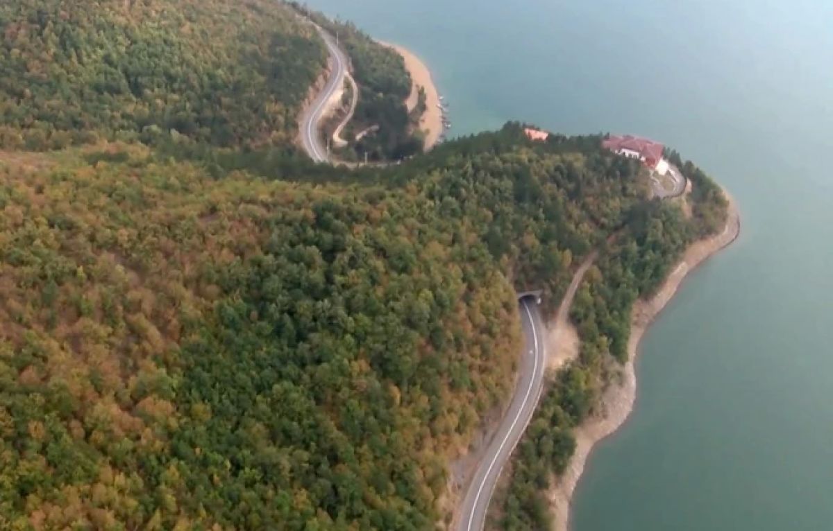 Ujman Gölü Çevresinde 11 Evin Yıkımına Başlandı