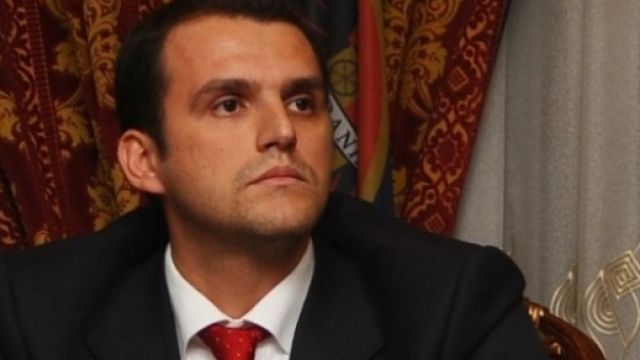 Ukë Rugova Birçok İşletmelerin Sahibi