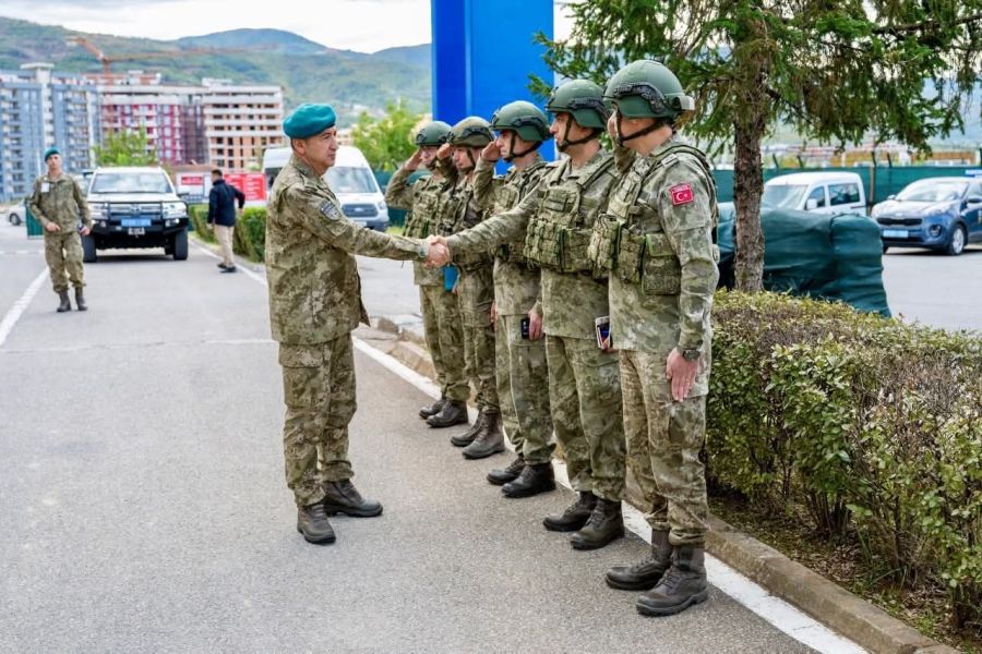 KFOR Komutanı Ulutaş, Prizren’deki Türk Birliğini Ziyaret Etti