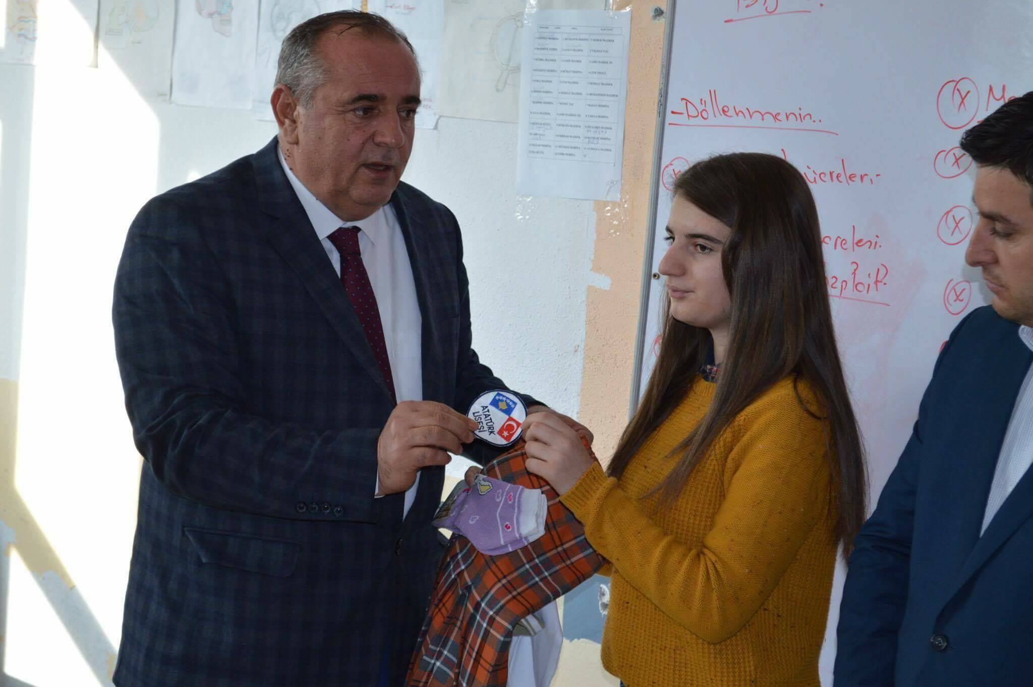 Denizli'den Mamuşalı Öğrencilere Okul Üniforması Desteği