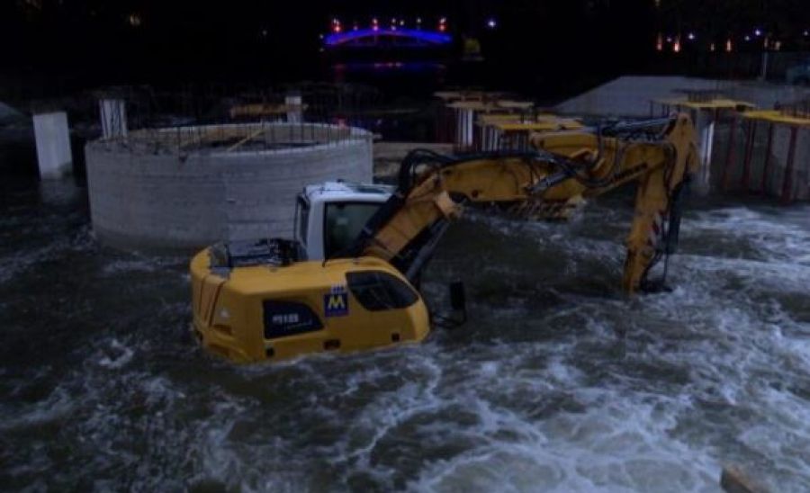 Köprünün İnşa Edilmekte Olduğu Yerde İbre Nehri Taştı