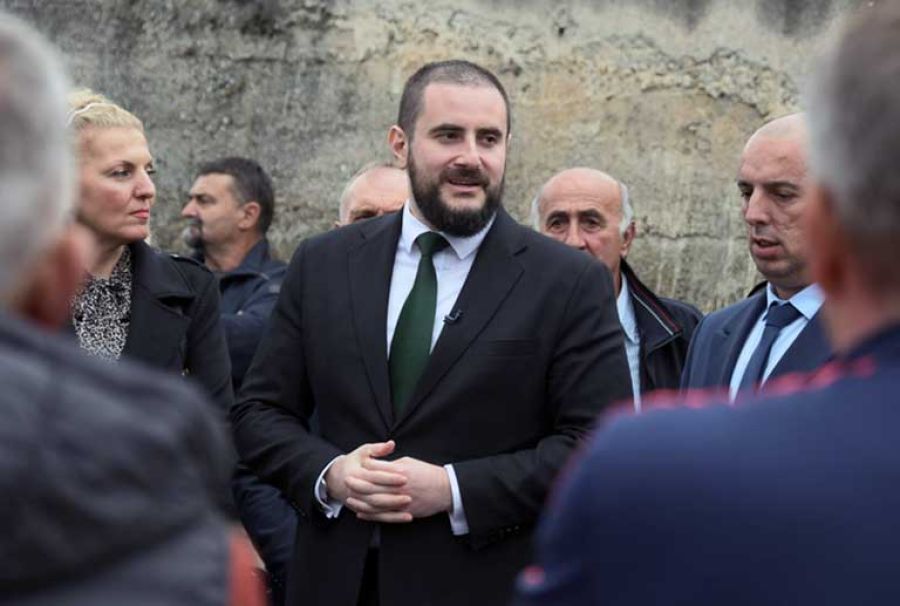 Bakan Zukorlić: Başörtülü kadınlara yönelik ayrımcılık derhal sona ermeli