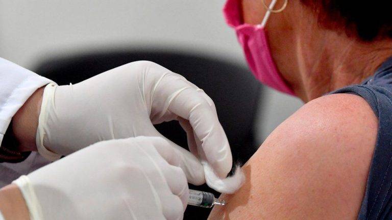 IKSHPK: Aşı Olun, Maske Taşıyın