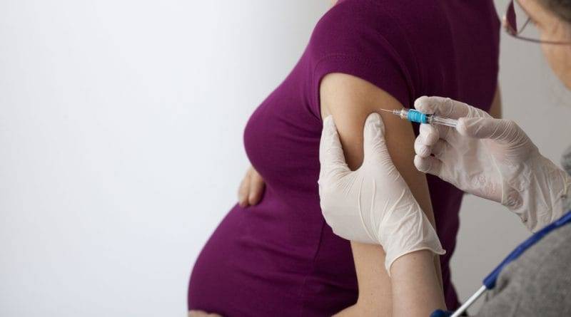 Doktorlar, Hamileler ve Emziren Annelerin mRNA Teknolojisiyle Aşı Olmalarını Tavsiye Ediyorlar