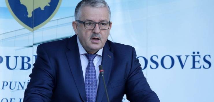 Bakan Veliu Polise Saldırıyı Kınadı