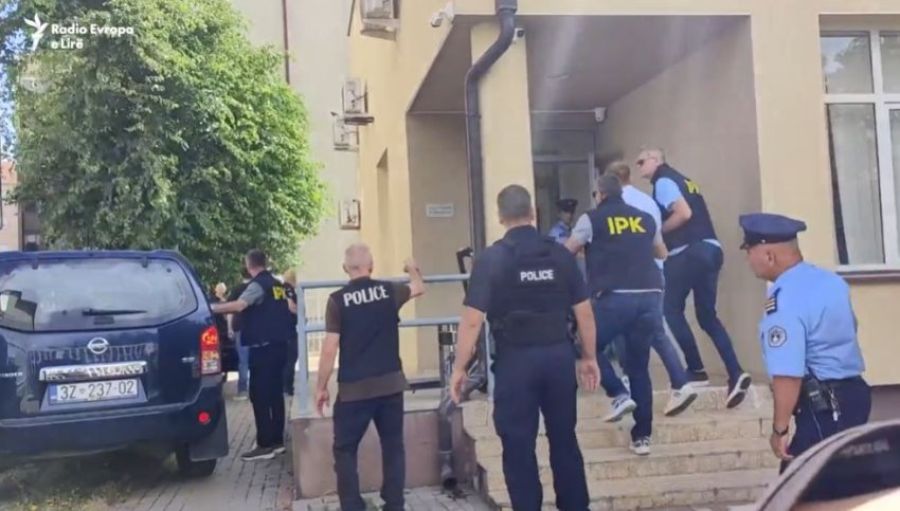 Beş Polise 30 Günlük Tutuklama
