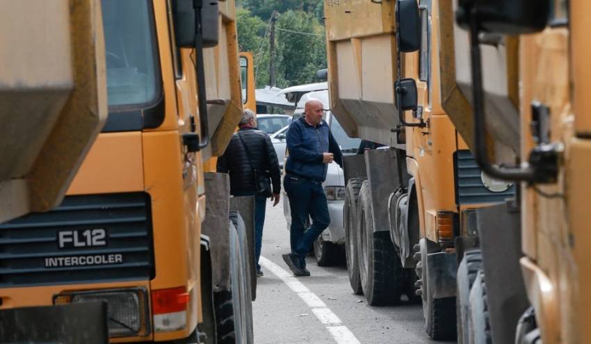 Jarinje ve Brnjak’ta Şimdi Çakıl Bariyeri de Mevcut