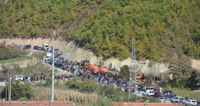 Barikatların Kaldırılması Eylemi Pek De Kolay Değil