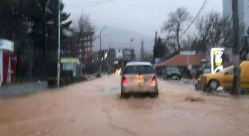Sekiz Belediyede Su Baskınları,  Gerekirse KGG de Angaje Olabilir