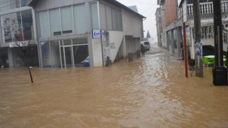 Bazı Belediyelerde Seller Hala Devam Ediyor
