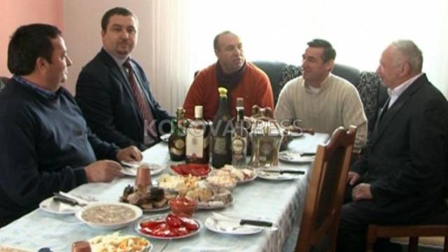 Veseli: Şarkoviç Ailesi, Entegrasyonun Kanıtı