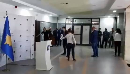 Veseli’nin Çağırdığı Toplantıya Muhalefetten Sadece İki Parti Katılıyor