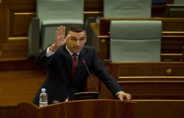 Veseli de Meclis Salonundan Ayrıldı