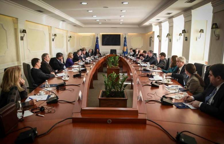 Veseli: Sınır Anlaşması Geçmeli, Vizeler Kaldırılmalı