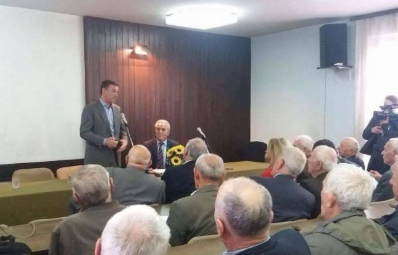 Veseli: Emekli Maaşlar 200 Avroya Artmalı