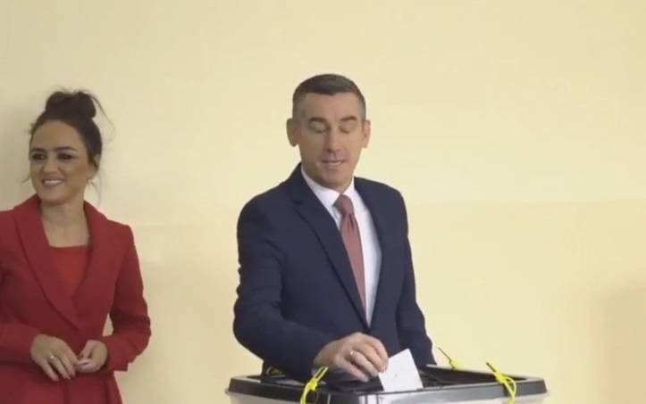 Veseli de Vatandaşlık Görevini Yerine Getirdi