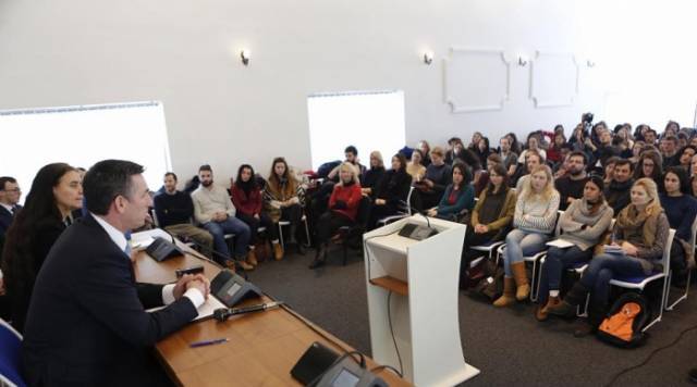 Veseli, Viyana ve Venedik'ten Bir Grup Öğrenciyi Kabul Etti