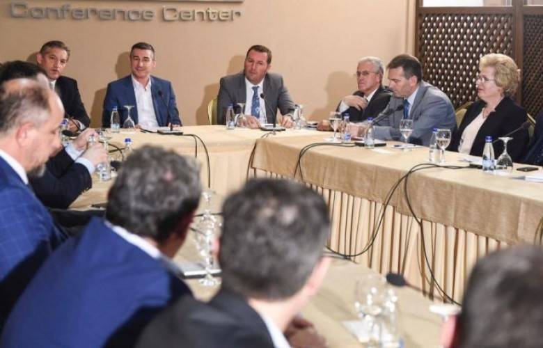 Veseli, Ekonomi Uzmanlarıyla İstişarelere Başladı