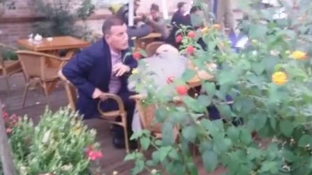 Vetëvendosje'den Bajram Gecaj'a Yumurtalı Saldırı