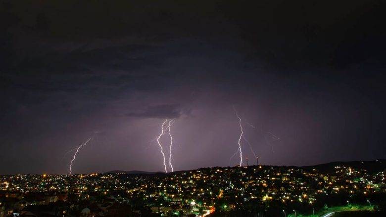 Sanatçı Gözünden Priştine'deki Hava Durumu