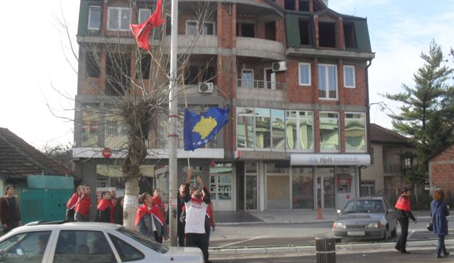 Kendin Karar Al Hareketi Devlet Bayraklarını İndirdi