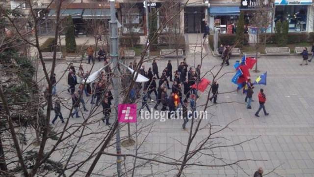 Meydanlara Thaçi'nin Destekçileri de Geliyor