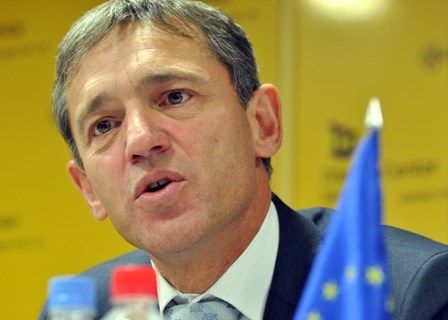 AB, Nikoliç'ten Kosova'ya Yönelik Tutumunu Bekliyor