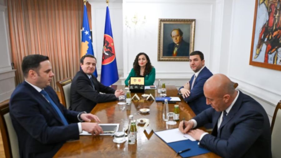 Kurumsal Tıkanıklık Demokrasiye Zarar Veriyor