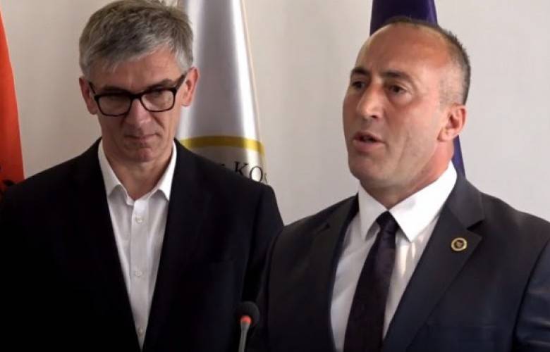Gazeteci Vllahiu AAK'ya Katıldı