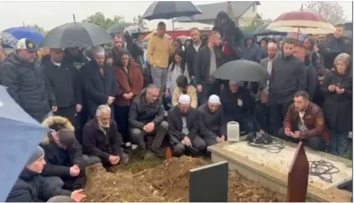 Çifte Cinayet Kurbanları Son Yolculuklarına Uğurlandı