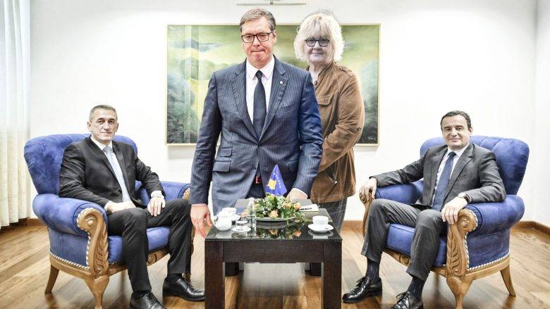 Vuči&cacute; Şiraz’dan Çıktı: Fıçının Dibinden En Kötü Sırp Pisliği Seçtiler, Raši&cacute; ve Rada Trajkovi&cacute;’i