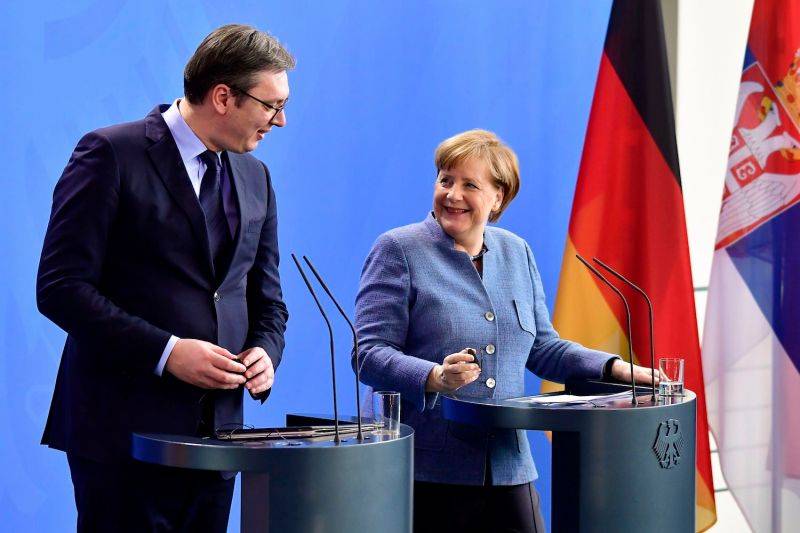 Vuçiç, Ay İçerisinde Merkel ile Görüşeceğini Bildirdi