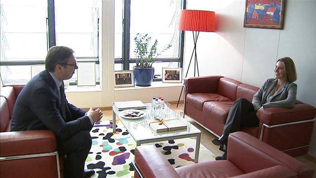 Vuçiç, Mogherini ile Görüşmesinden Sonra Belgrat’a Döndü