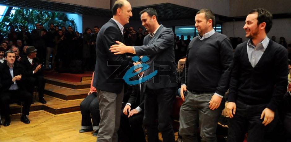 Vetëvendosje'de "Deprem"