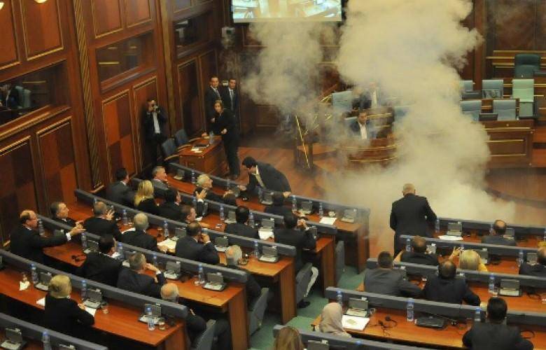 Vetvendosje, Mecliste Tekrar Göz Yaşartıcı Kullanabileceğini Uyardı