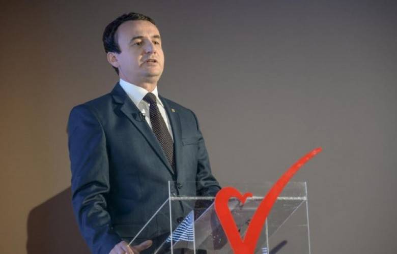 Vetëvendosje’nin Başkanı Albin Kurti