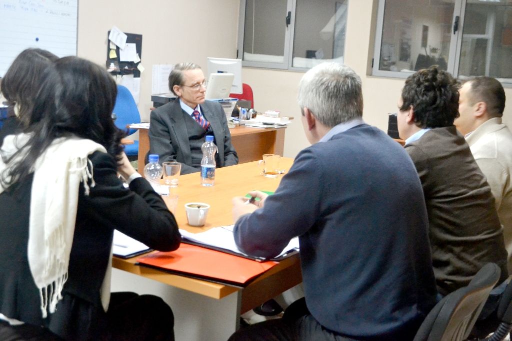 İngiltere Büyükleçisi, Vetëvendosje Yöneticileriyle Görüştü.