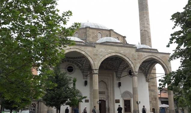 Kosova Camileri Yarın İbadete Açılıyor