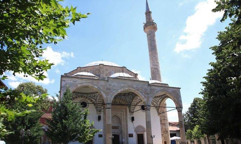 Kosova Camilerinde Bugün Namazın Kılınması Başladı
