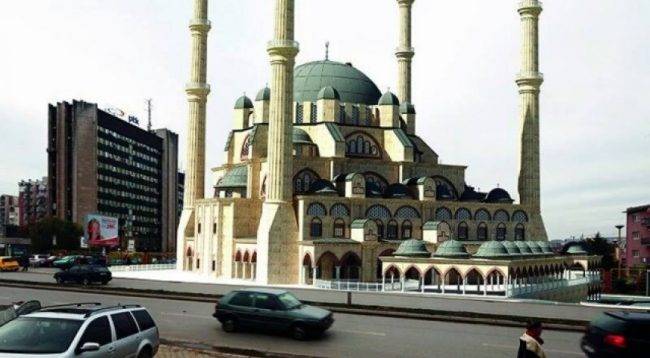 Merkez Caminin Yapımı Yılan Hikayesine Döndü