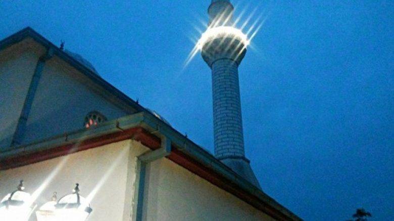 Cami İnşası, Vuçitırınlıları İkiye Böldü