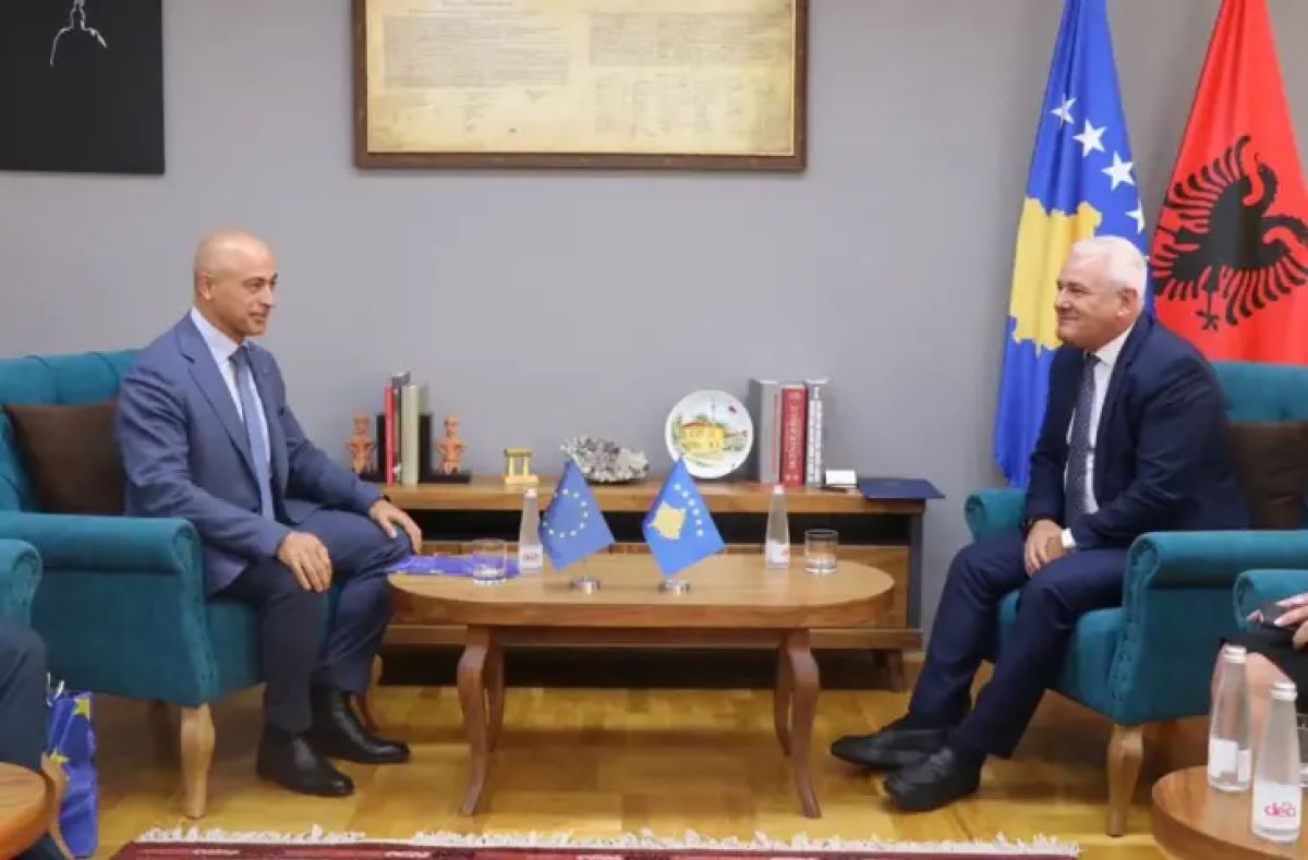 Zubin Potok'taki Toplu Mezarlar da Görüşme Konusuydu