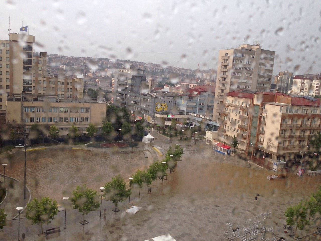 Priştine'de Yağmur ve Dolu