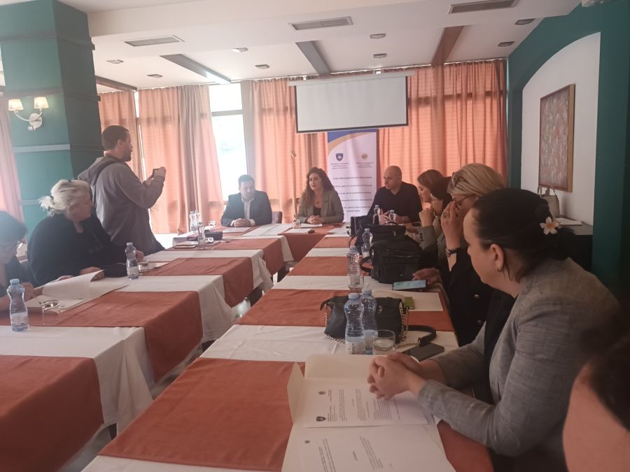 Prizren Topluluklar Ofisi'nden İhtiyaç Sahibi Ailelere Yardım