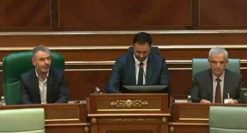 VV Meclis’i Aldı, LDK Yeni Teklif Bekliyor