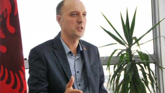 Ymeri: Sırp Belediyeleri Kosova'da Cumhuriyet Oluyorlar
