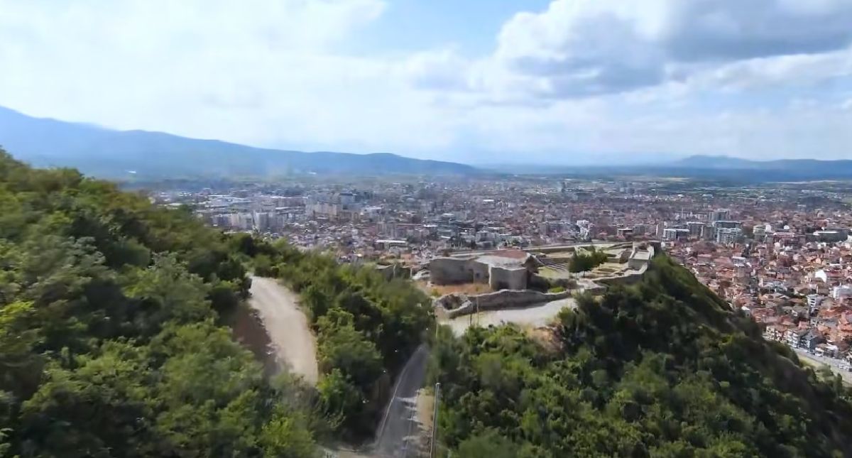 Prizren Kalesi'ne Uzanan Yeni Yürüyüş Yolu Tamamlanma Aşamasında