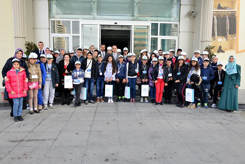 YTB BAŞKANI DOÇ.DR. KUDRET BÜLBÜL ARNAVUTLUK'TAN GELEN YETİM ÖĞRENCİLERİ KABUL ETTİ