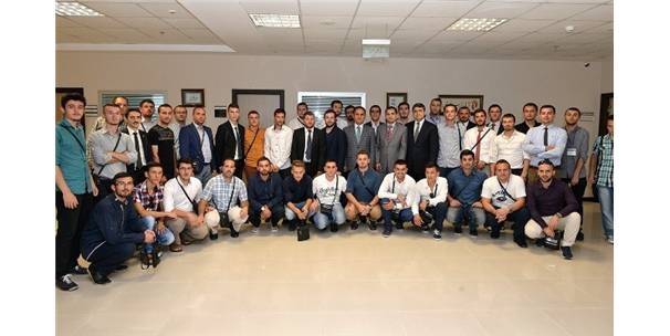 Kosovalı Gençler YTB'yi Ziyaret Etti