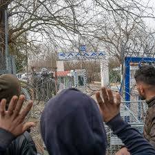 Yunanistan’da Mültecilere Kötü Muamele Ediliyor